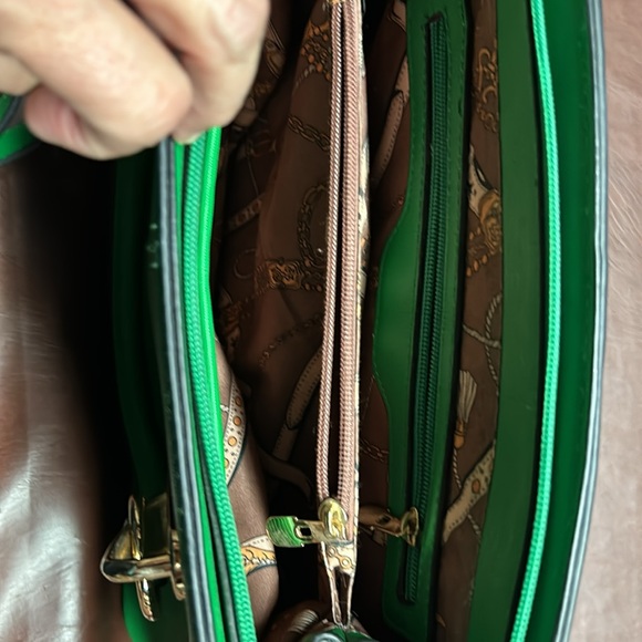 Green Handbag OS - Picture 2 of 4